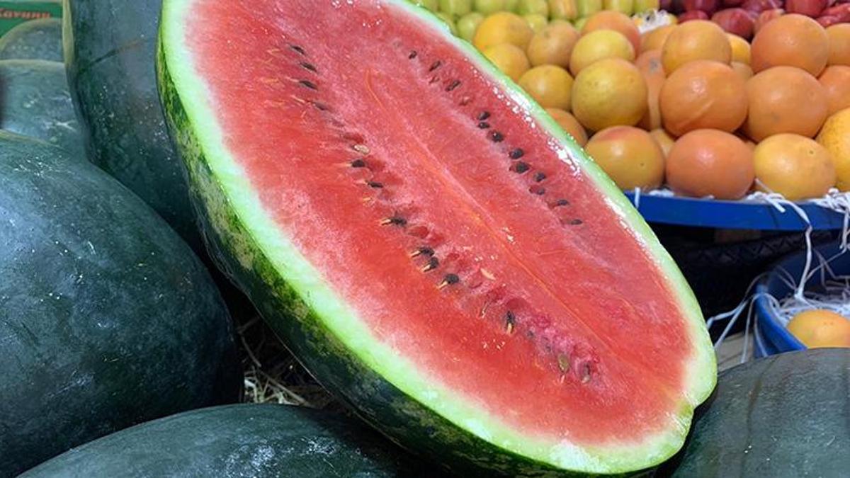 Karpuz tezgahlara düştü! Kilosu 15 liradan satılıyor
