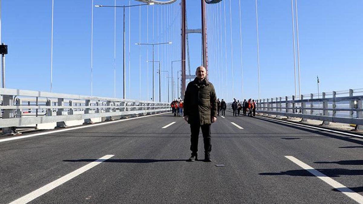 Bakan Karaismailoğlu, 1915 Çanakkale Köprüsü'nü yürüyerek geçti