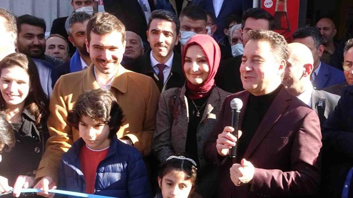 Babacan partisinin Şile İlçe Teşkilatının açılışını yaptı