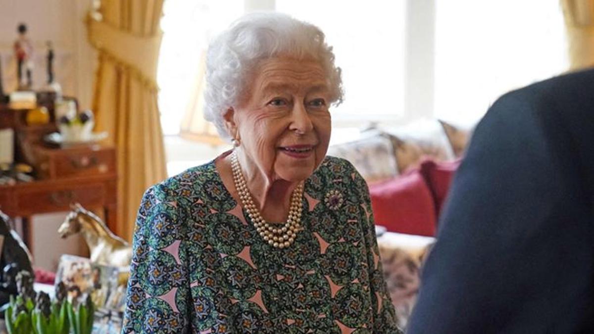 Kraliçe 2. Elizabeth koronavirüse yakalandı