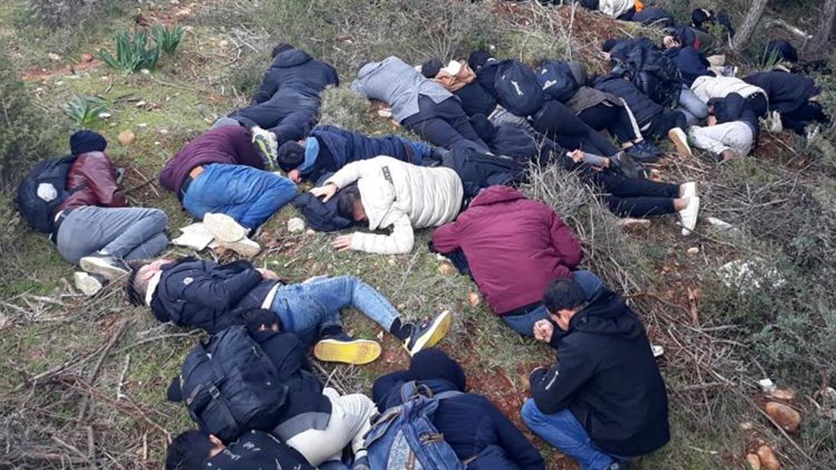 MİT tespit etti, Jandarma yakaladı! 88 kaçak göçmen...