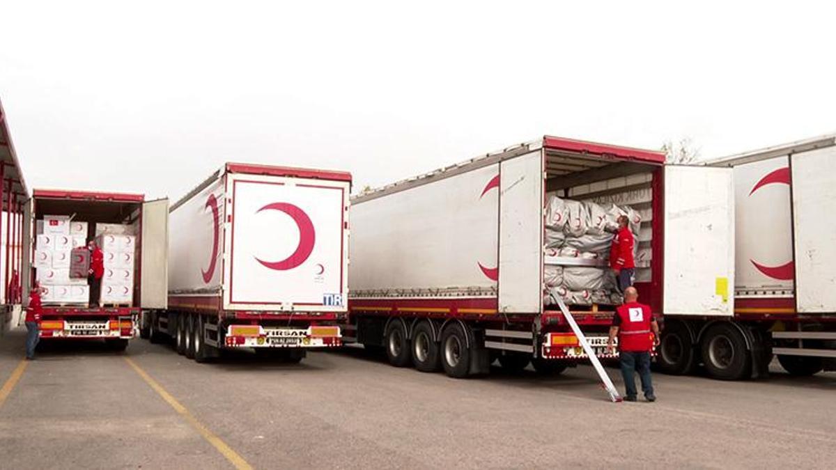Kızılay Ukrayna için harekete geçti! 3 TIR bugün yola çıkıyor
