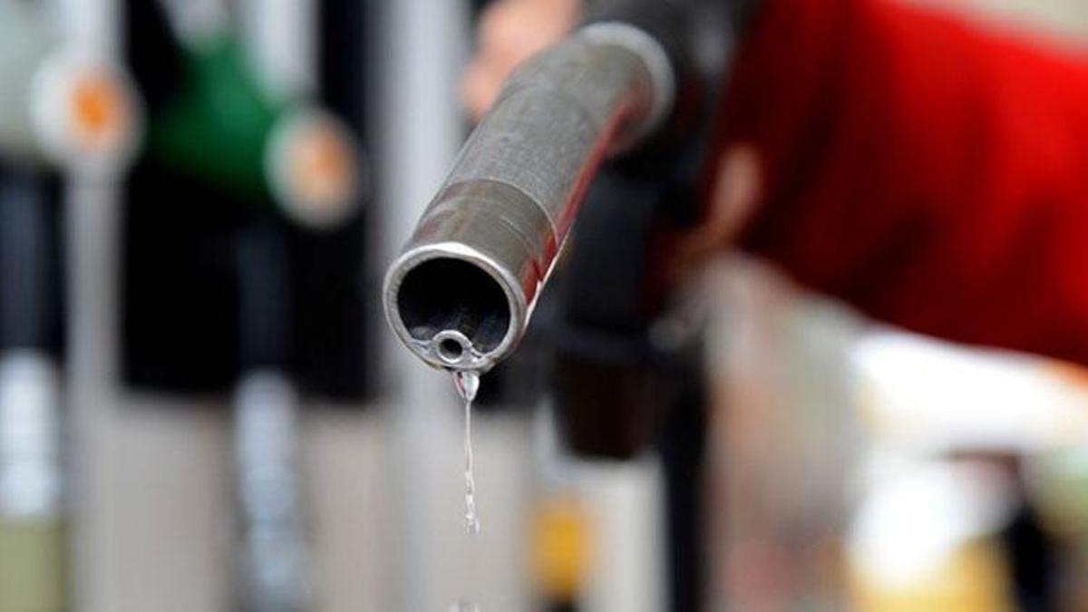 Benzin ve motorine zam geldi