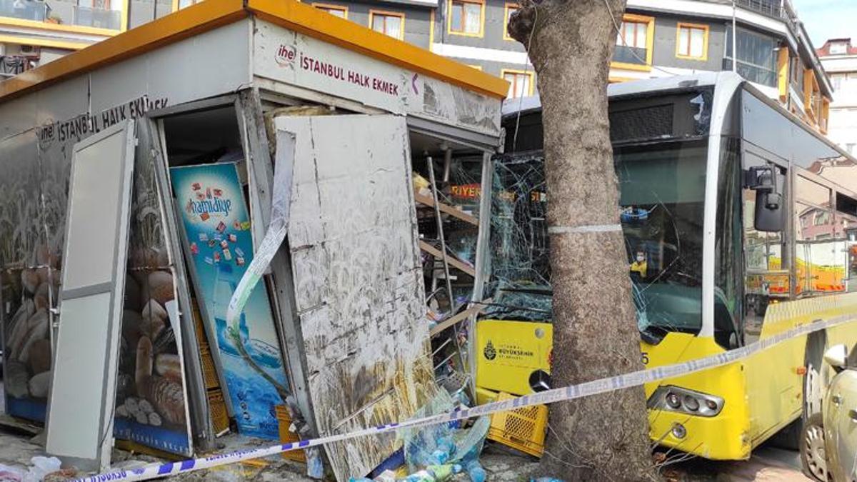 İETT otobüsü Halk Ekmek büfesine daldı! Facianın eşiğinden dönüldü