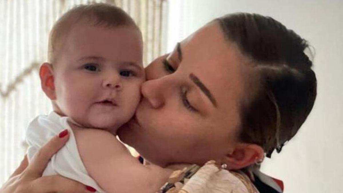 Merve Özbey'den kızının doğum gününde anlamlı hediye!