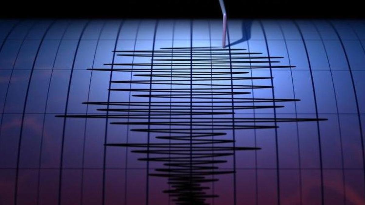 İzmir açıklarında 3.5 büyüklüğünde deprem