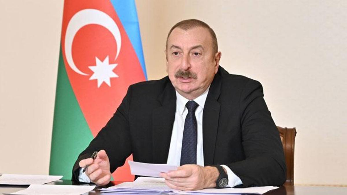 Macron ve Aliyev Ukrayna'daki krizi görüştü