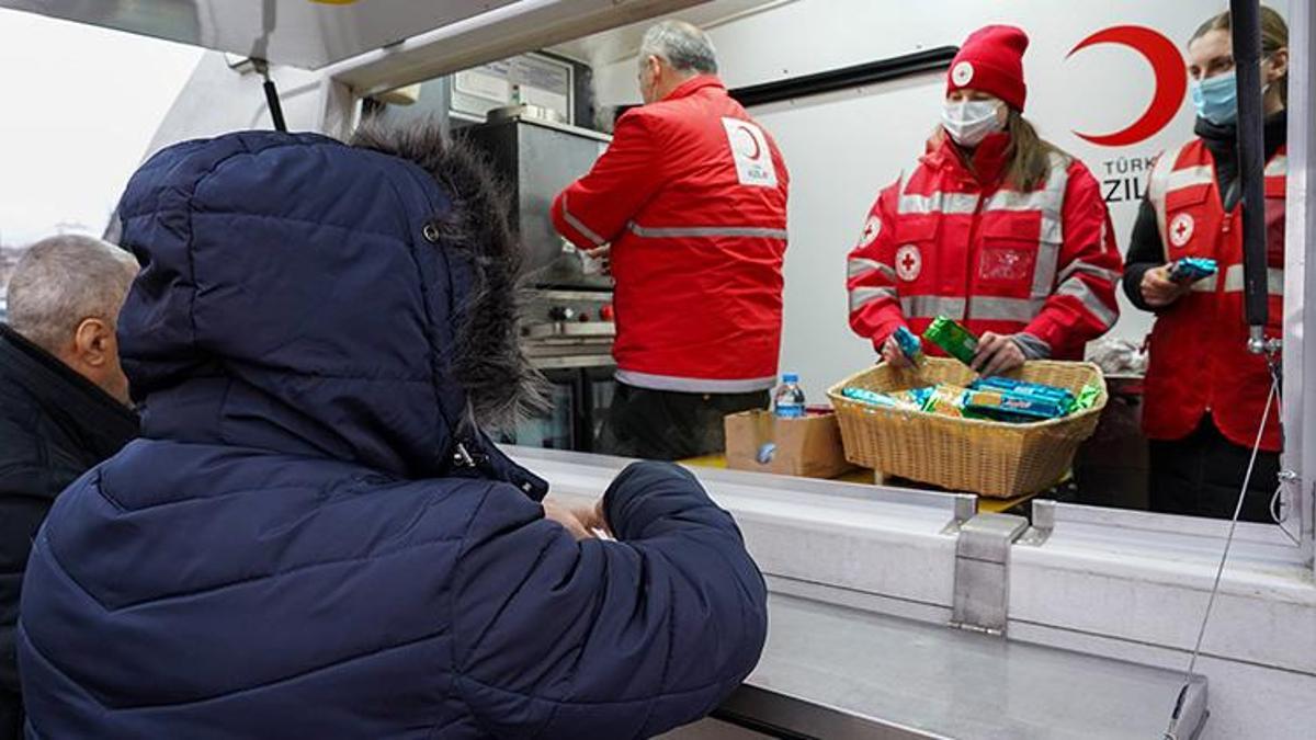 Kızılay’dan Ukrayna’ya insani yardım malzemesi desteği