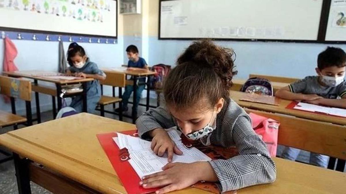 Yarın okul var mı, yarın okullar tatil mi 2022? 4 Mart Cuma okulları kar tatili olan iller