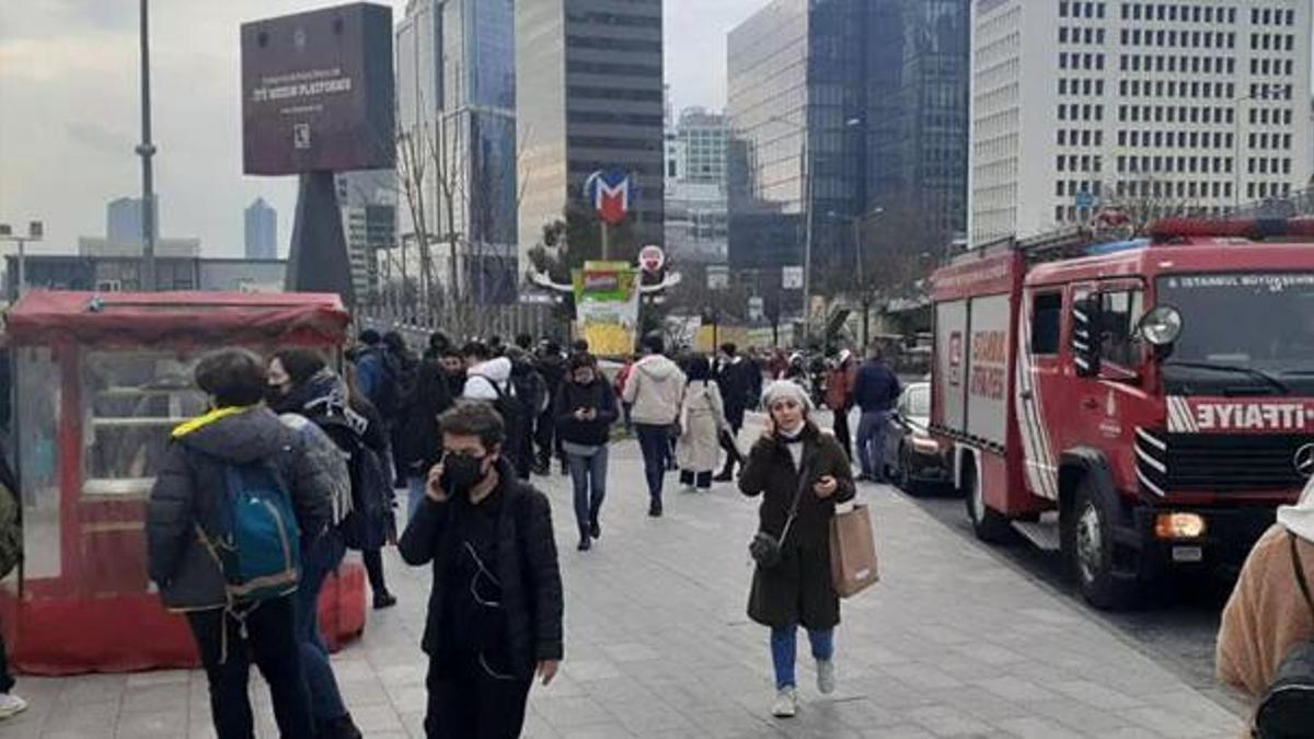 Yenikapı-Hacıosman metrosunda intihar girişimi!