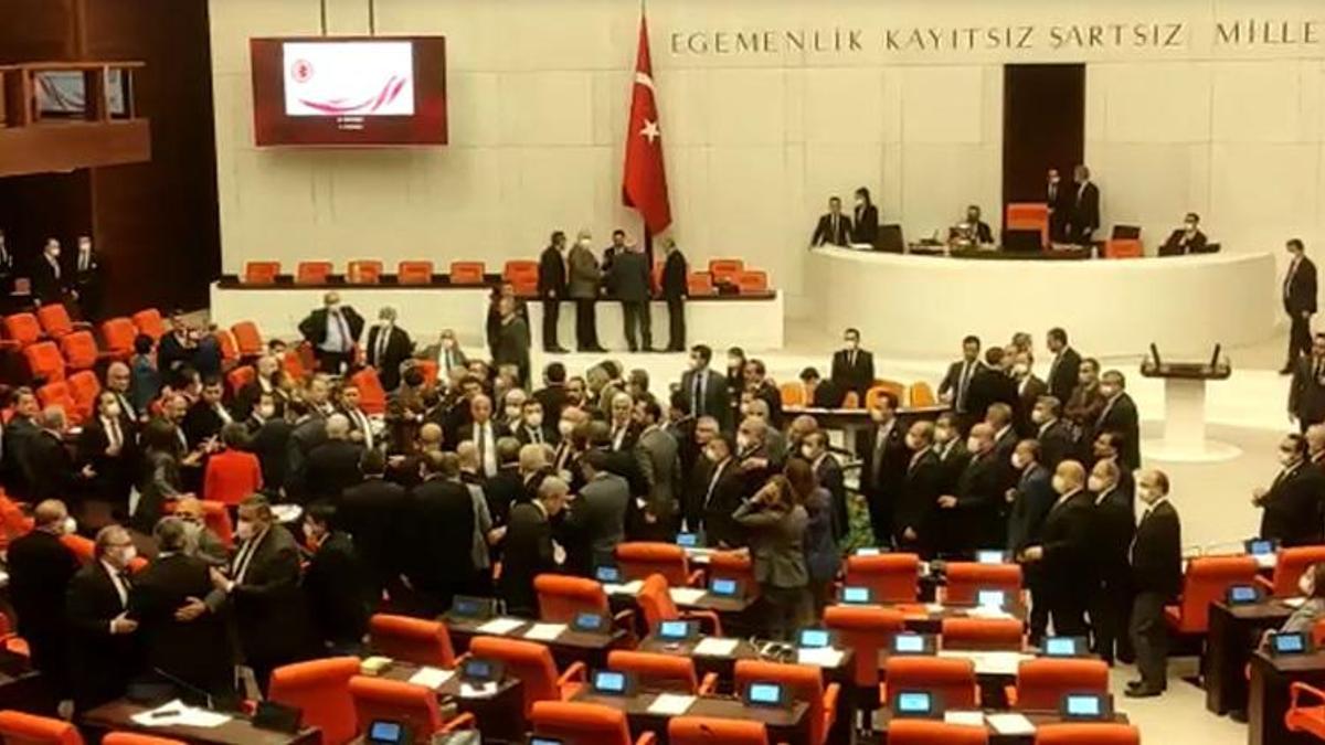 TBMM Genel Kurulunda CHP ve MHP'li vekiller arasında gerginlik
