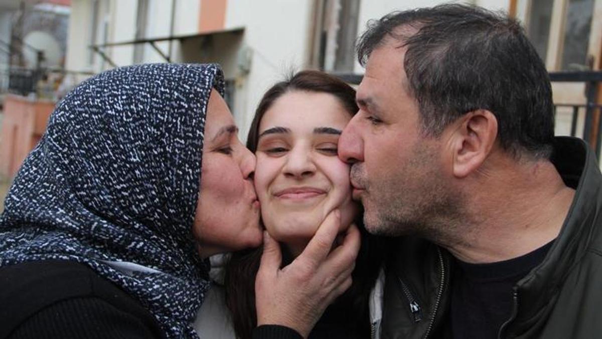 Canlı yayında bomba atılınca büyük panik yaşamıştı! Merve Buse Develi ailesine kavuştu!