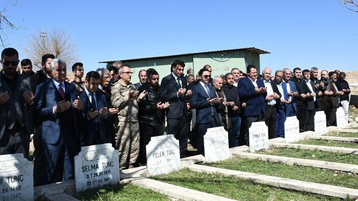 PKK'lı teröristlerin katlettiği 6'sı çocuk, 8 kişi anıldı