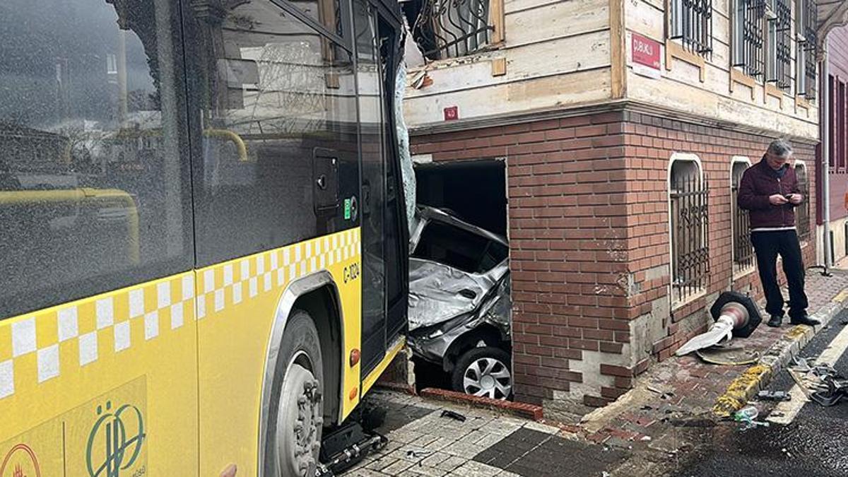 Beykoz'da feci kaza! İETT otobüsü 4 otomobile çarptı: Yaralılar var