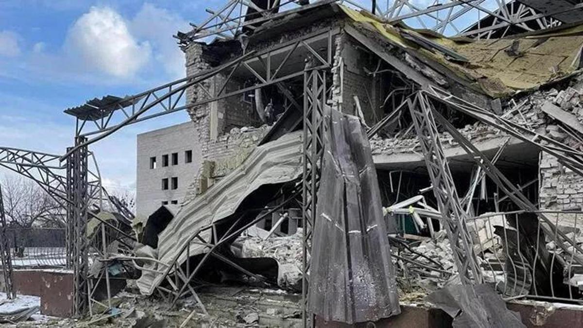 Rusya, Ukrayna'da bir hastaneyi yerle bir etti! Göçük altında kalanlar oldu!