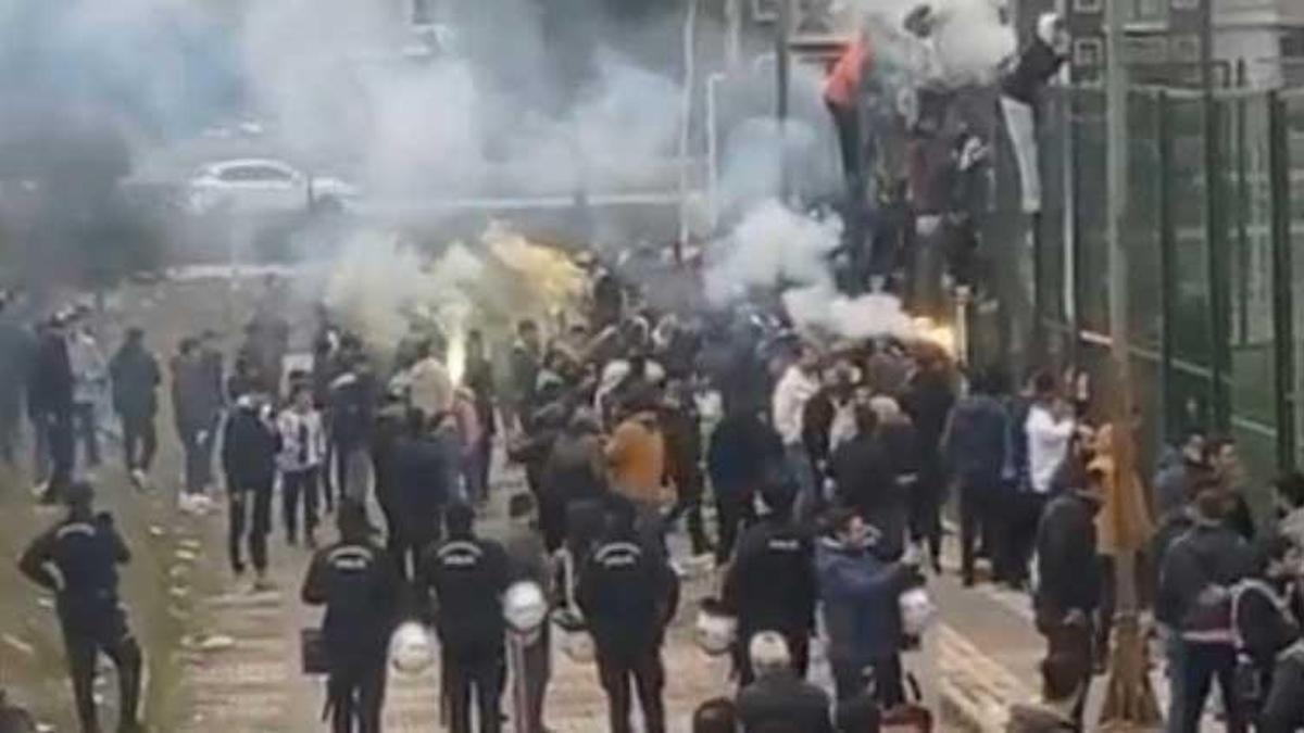 Amatör maçta kaos! Taraftarlar birbirine girdi, çevik kuvvet müdahale etti