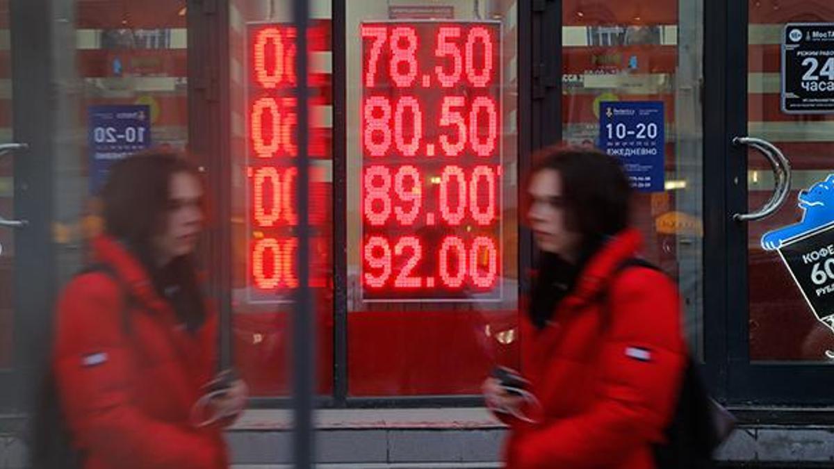 Rusya Merkez Bankası'ndan flaş karar! Yaptırımlara karşı harekete geçildi