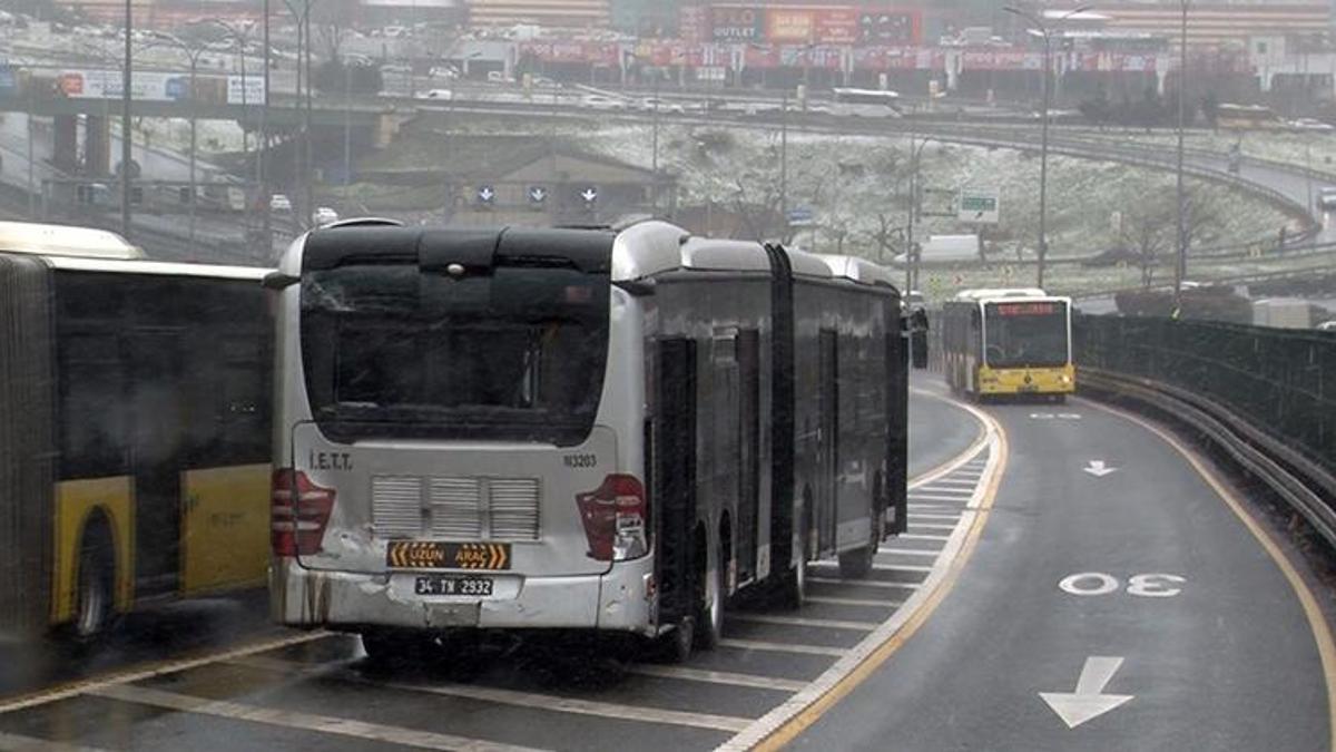 Haramidere'de metrobüs kazası! Yaralılar var