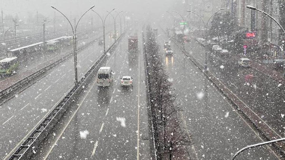 Memur, işçi ve personeller ile ilgili son dakika izin kararı! İstanbul Valisi Yerlikaya resmen duyurdu, yasak geldi...