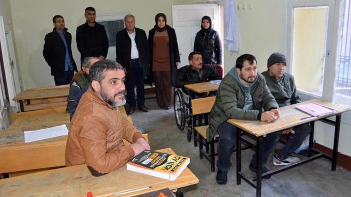 Engelliler ücretsiz kurslarla topluma kazandırılıyor