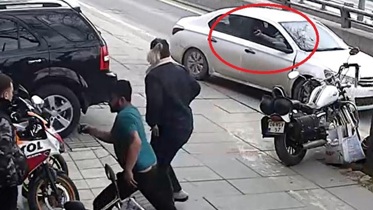 Arkadaşlık teklifini kabul etmeyen kızın sevgilisine silahlı saldırı düzenledi
