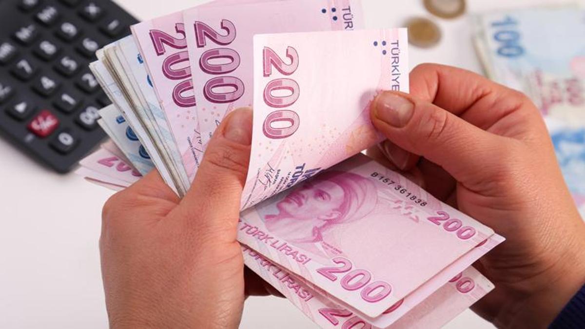 Maaşlara ve emekli aylıklarına zam geliyor! Müjde verildi! En az 2 bin 500 lira... Tarih belli oldu