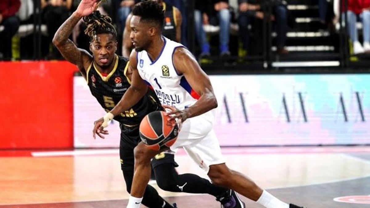 Anadolu Efes James ve Diallo'yu tutamadı!