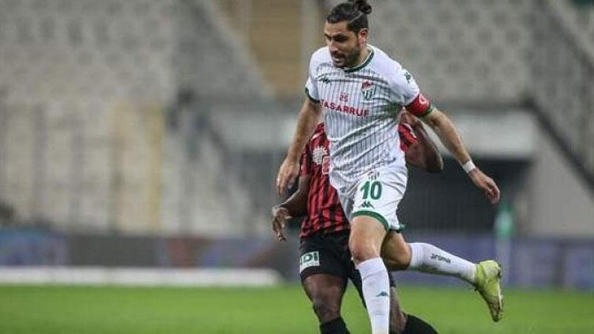 Sosyal medyadan duyurdu! 'Futbolu bıraktım'