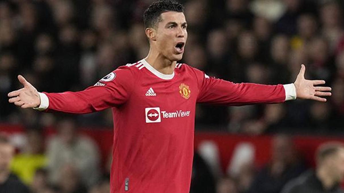 Cristiano Ronaldo, profesyonel futbol tarihinin en golcü oyuncusu oldu