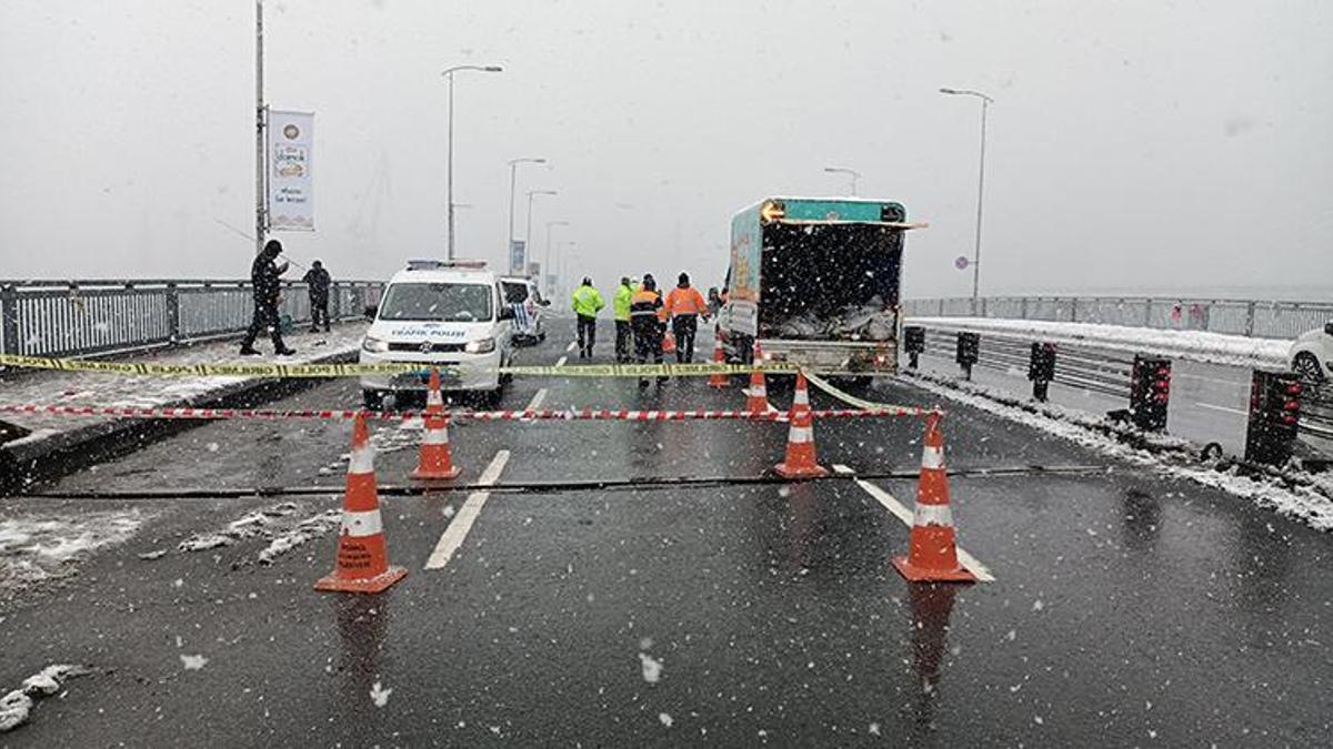 Unkapanı Köprüsü tek yönlü olarak trafiğe kapatıldı