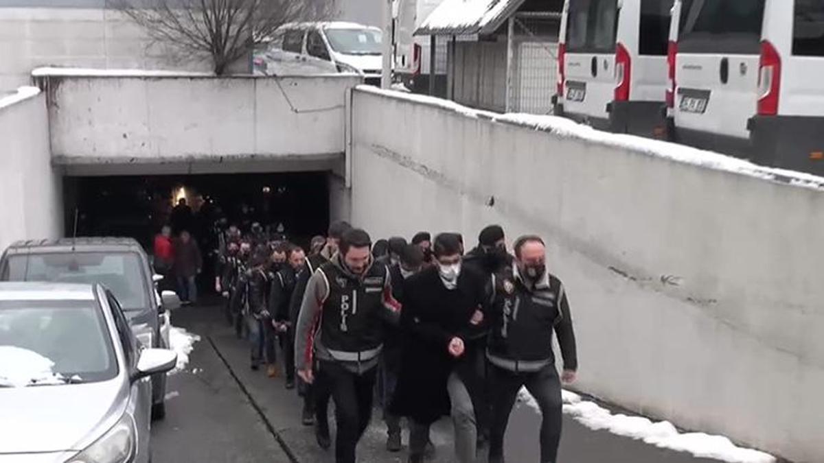 FETÖ operasyonunda gözaltına alınan 41 kişi adliyeye sevk edildi