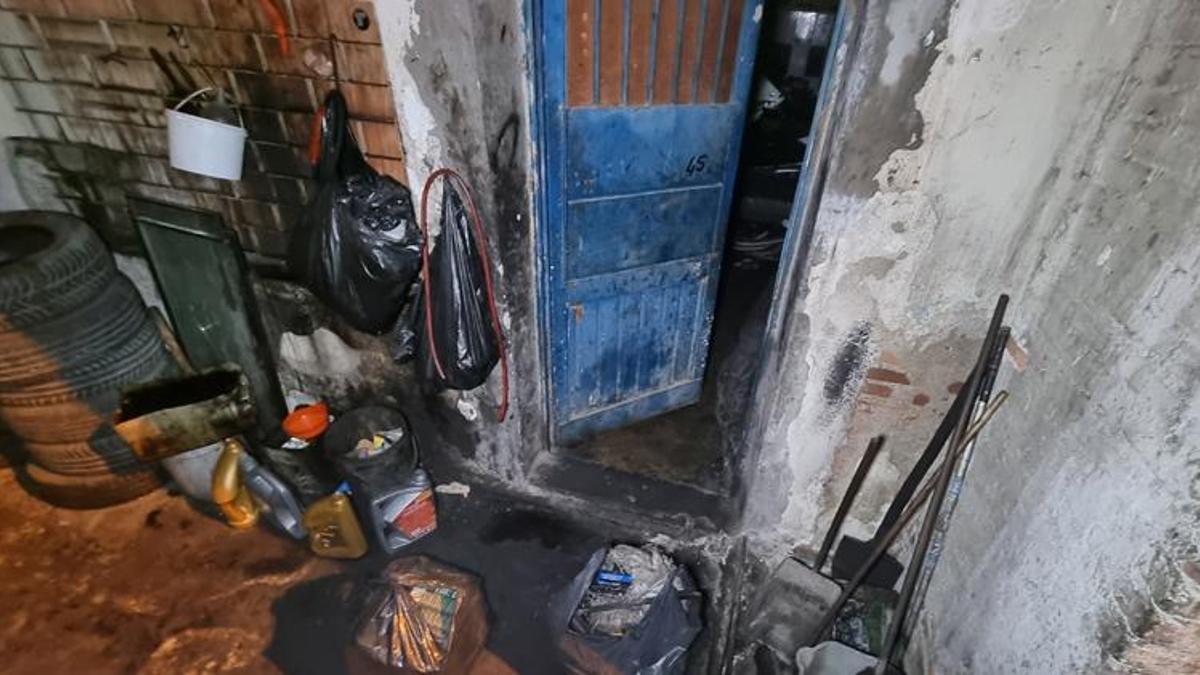 Oto tamirhanesine giren hırsızlar, suçüstü yakalandı