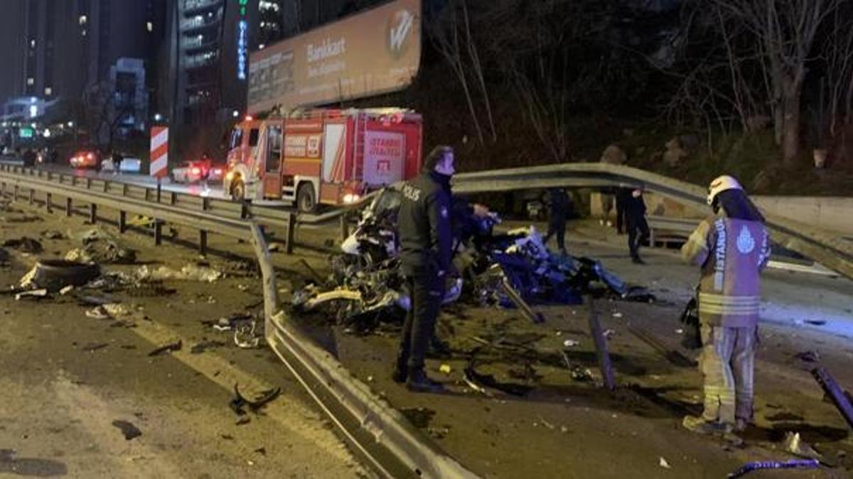 Lüks araç paramparça oldu! Sürücü camdan fırlayarak havada takla attı