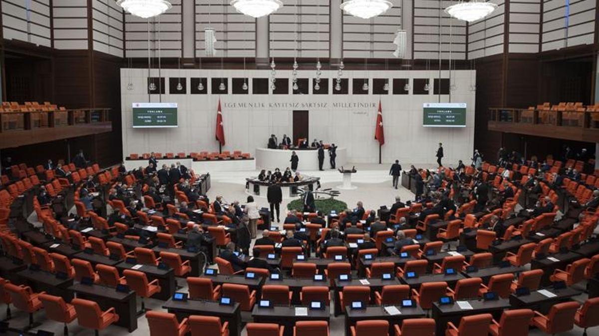 CHP'li ve HDP'li vekillerin dokunulmazlık dosyaları Meclis'te