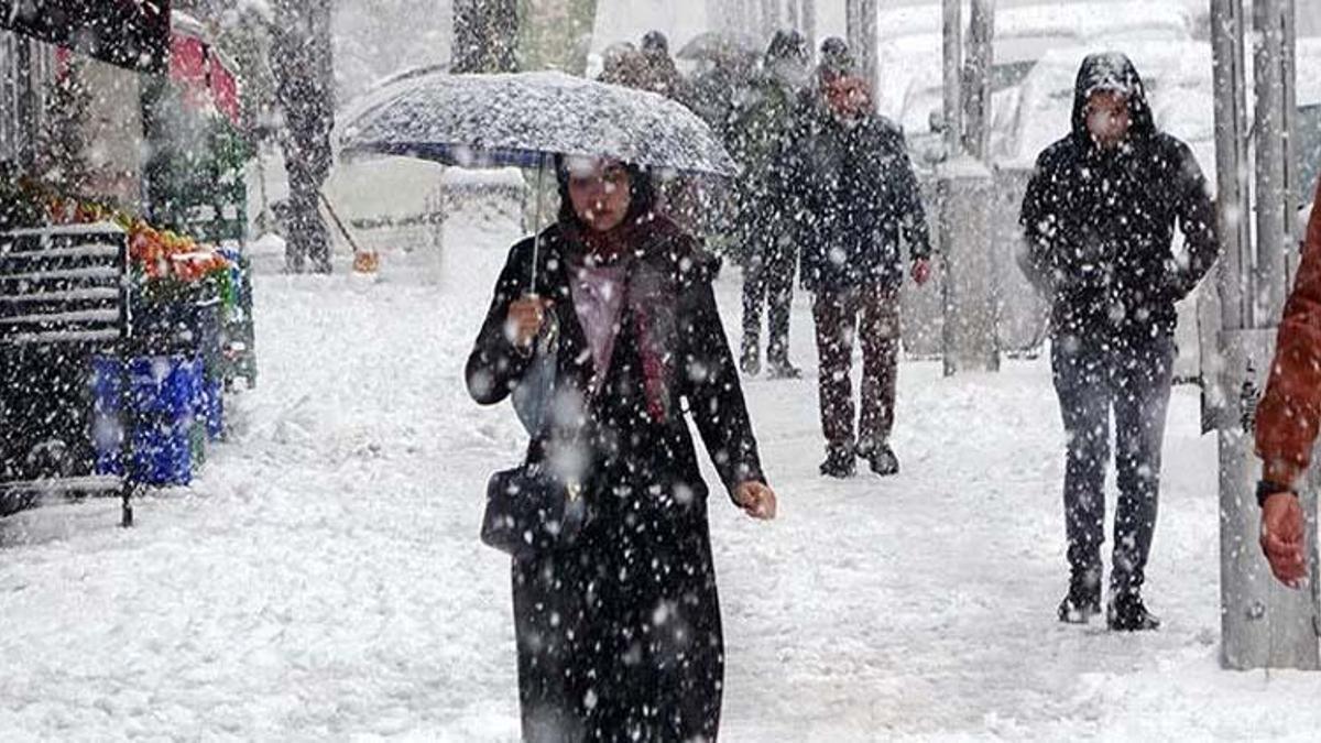 18 Mart okullar tatil mi, kar nedeniyle Cuma günü okullar tatil ilan edildi mi? İstanbul Valisi Ali Yerlikaya’dan kar açıklaması!