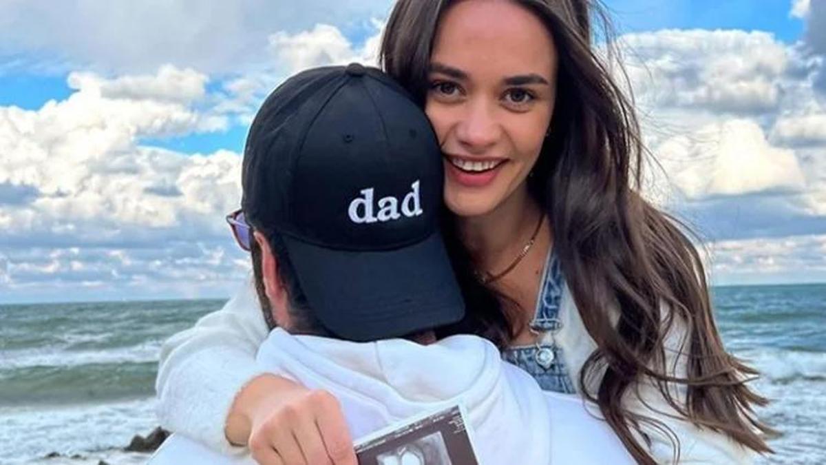 Hande Soral karnı burnunda poz verdi!