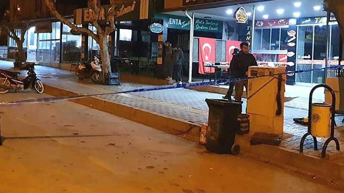 Ayrıldığı genç kız ile erkek arkadaşına kurşun yağdırdı