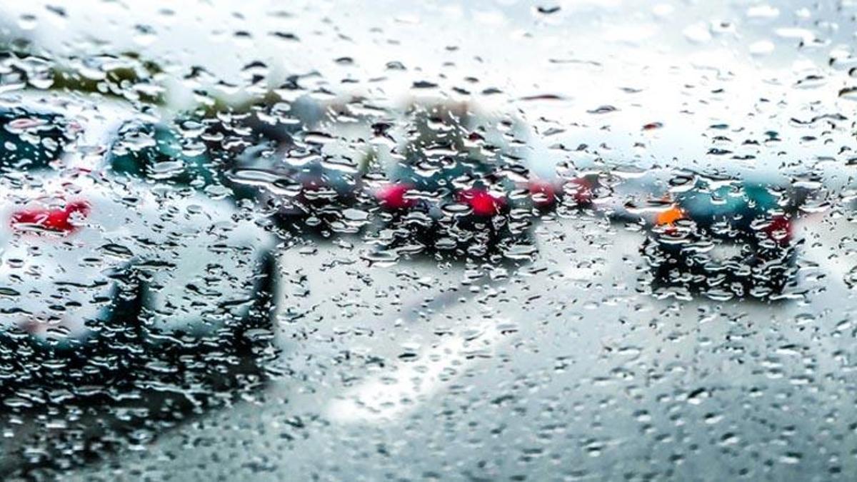 İzmir'de kuvvetli rüzgar ve fırtına uyarısı