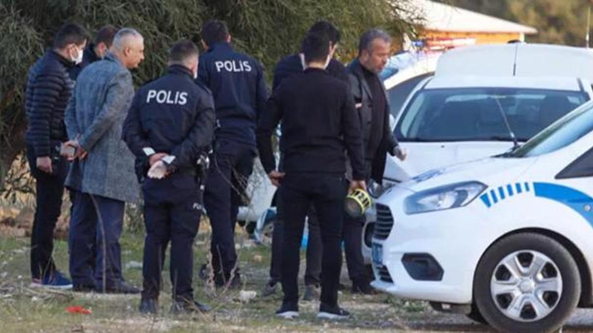 Park halindeki otomobilin bagajından ceset çıktı!
