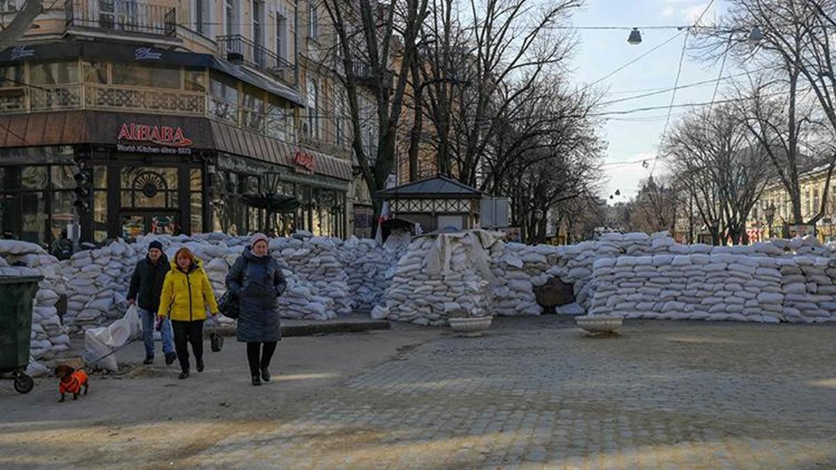 Ukrayna'nın Odessa kenti güne siren sesleriyle uyandı