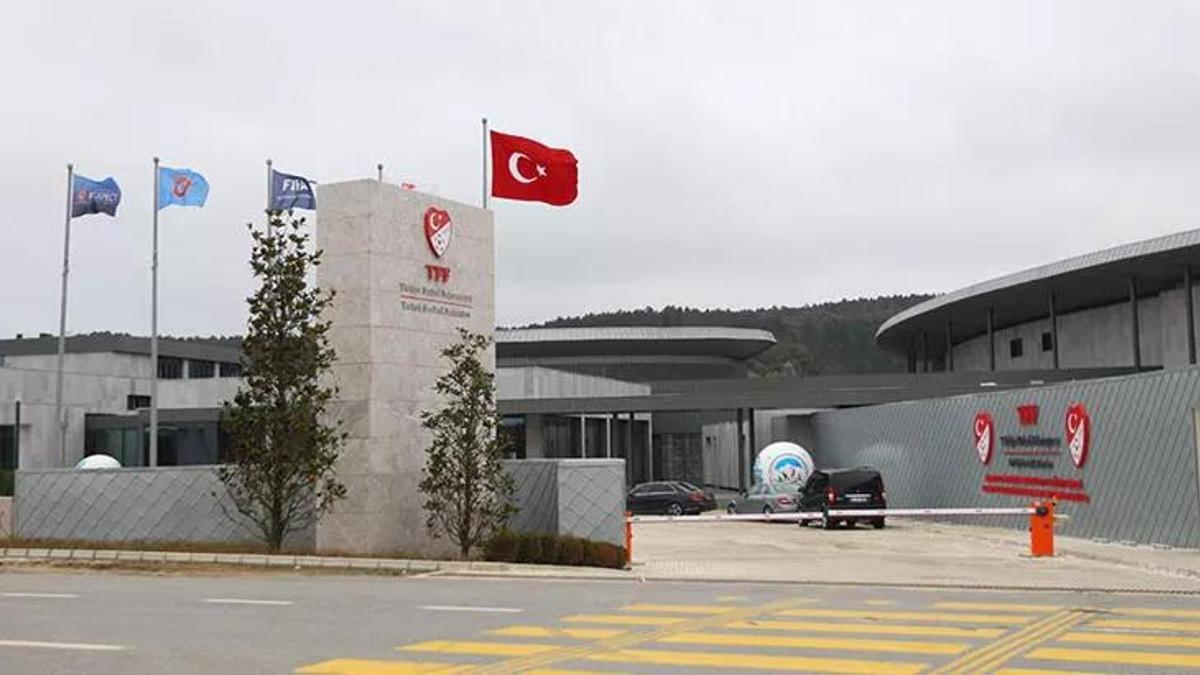 TFF'den Ukrayna - Rusya kararı! 7 Nisan'a kadar transfer izni verildi