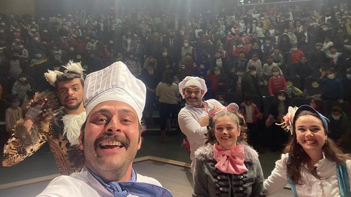 Bodrum Belediyesi’nin öğrencilere ücretsiz tiyatro etkinliği yoğun katılım ile sürüyor.