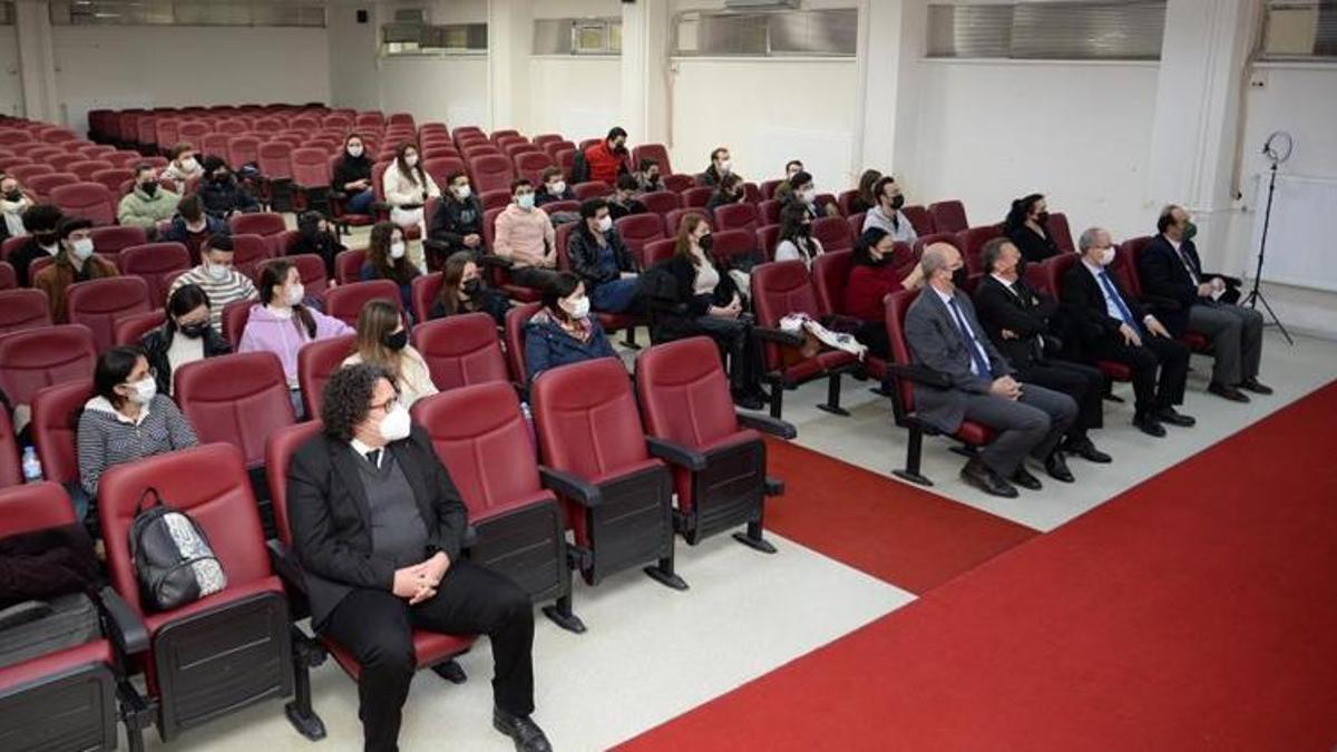 BUÜ’de dijital dönüşüm eğitimleri başladı