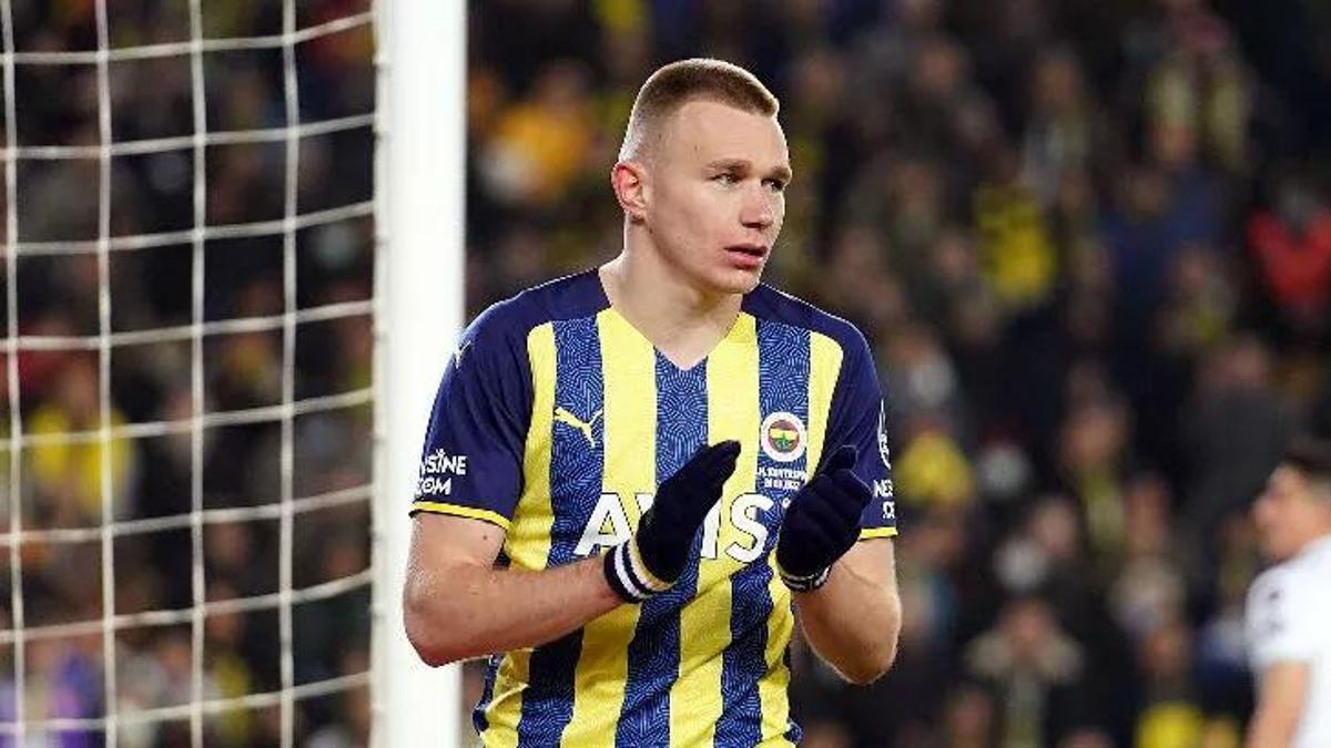 Fenerbahçe'de Szalai için Galatasaray kararı!