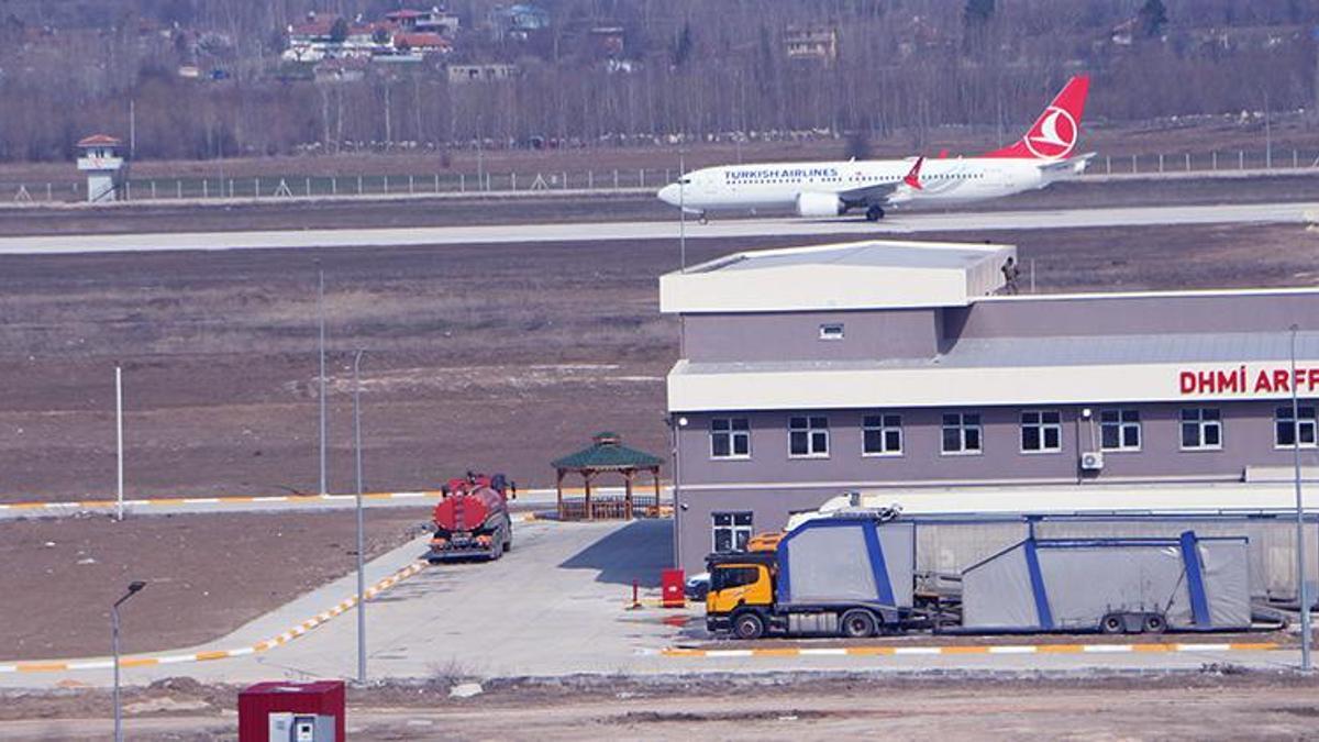 Tokat'ın yeni havalimanına ilk yolcu uçağı indi