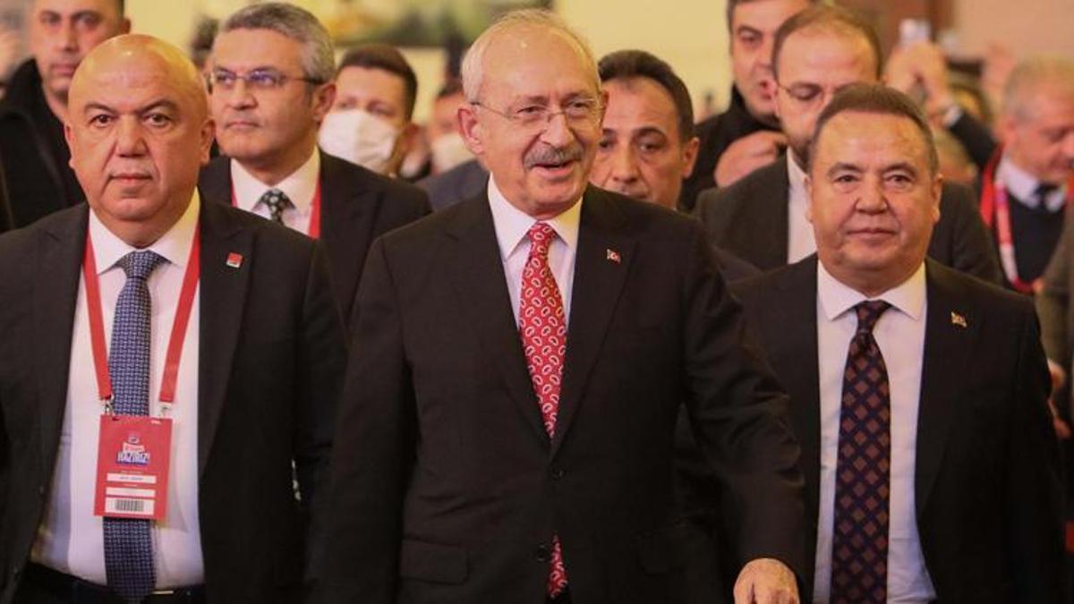 Millet İttifakı'nda yarış kızıştı! Muhittin Böcek adayı açıkladı, partililer ayakta alkışladı