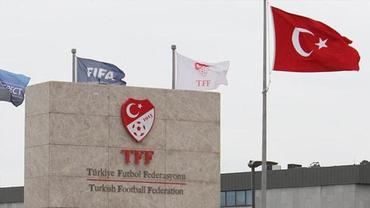 TFF'den flaş hakem kararı! Görevlerine iade edilecekler