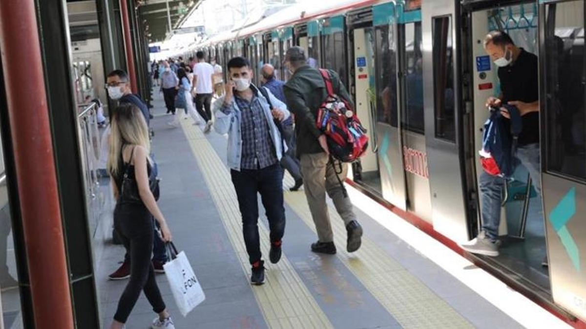 Marmaray, bir günde 580 binden fazla yolcu taşıyarak rekor tazeledi