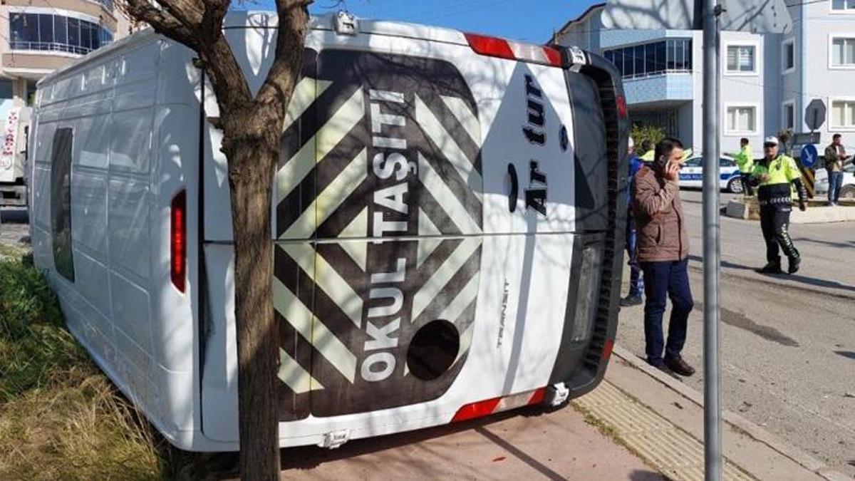 Samsun'da feci kaza: Öğrenci servisi ile cip çarpıştı