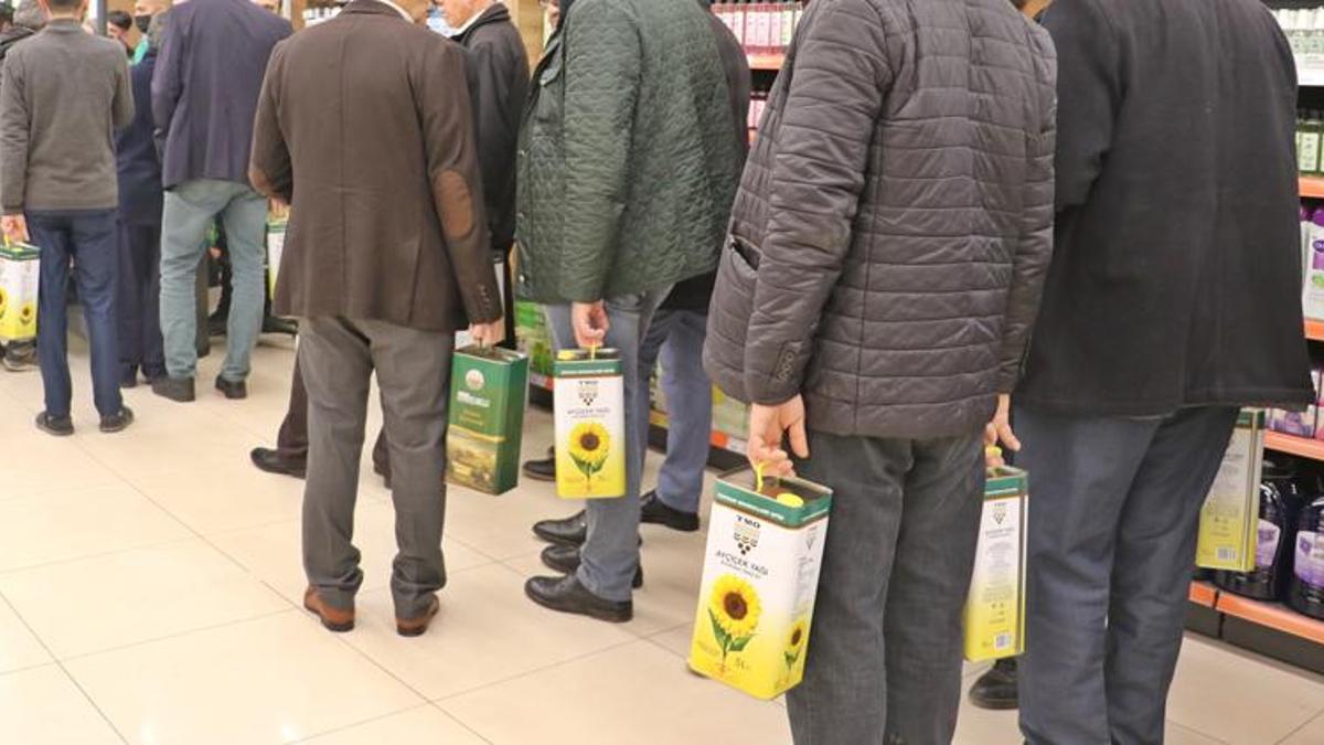Ayçiçek yağı fiyatlarıyla ilgili flaş açıklama! 250 liraya satıyorlar